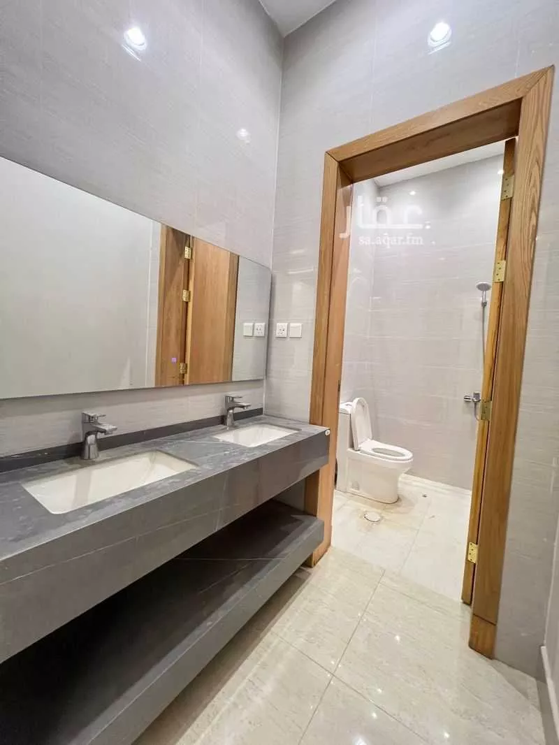 8 bedroom villa in Al Janadriyah 4