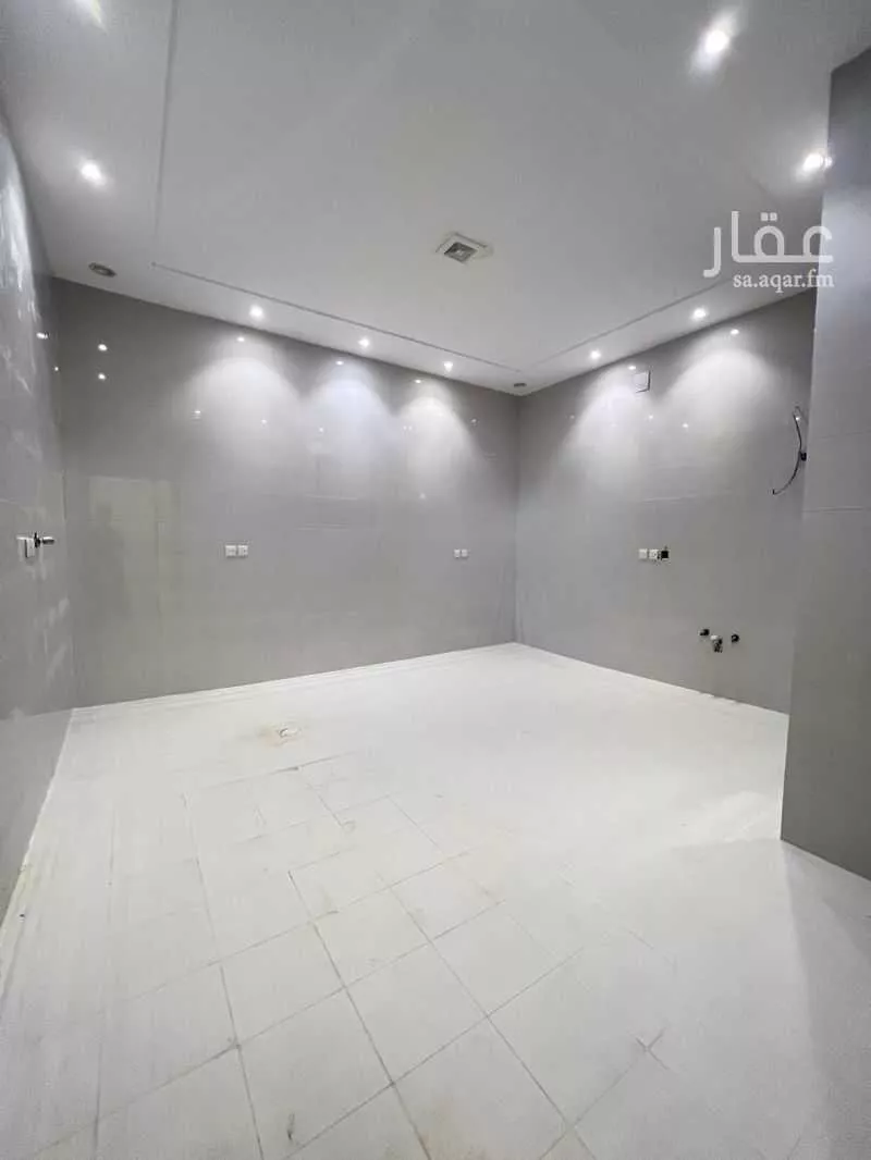 8 bedroom villa in Al Janadriyah 9