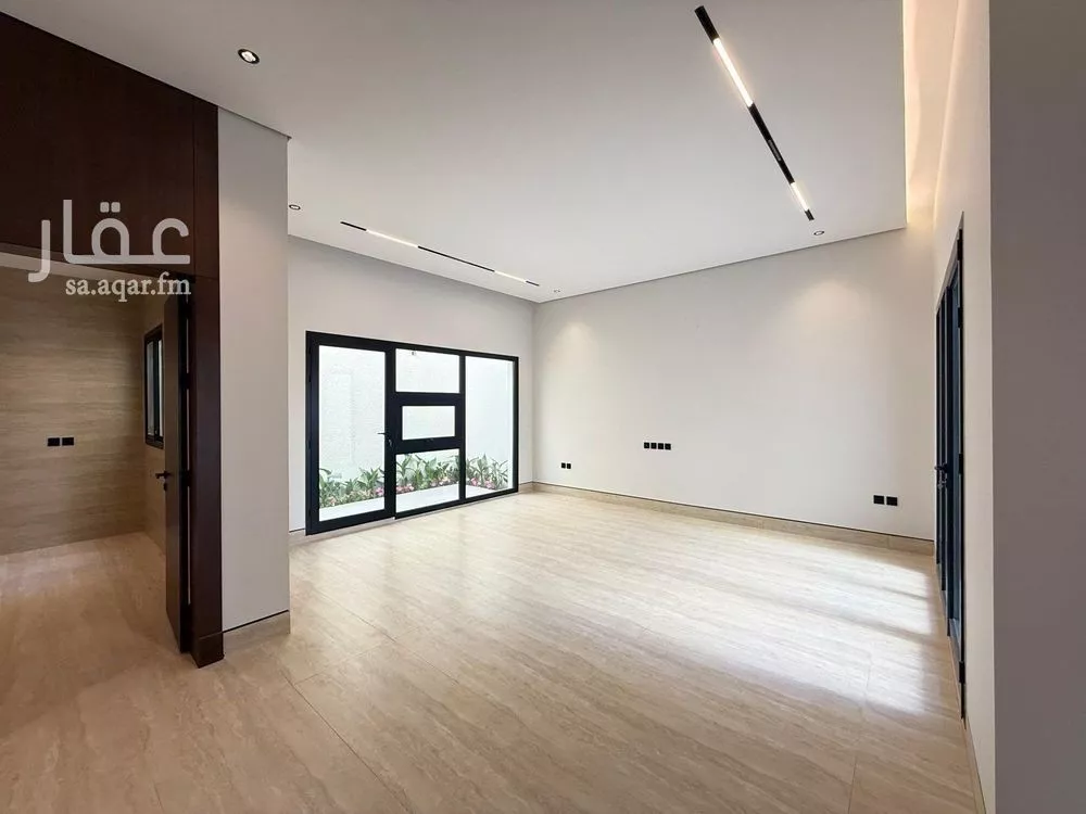 5 bedroom villa in Al Mahdiyyah 23