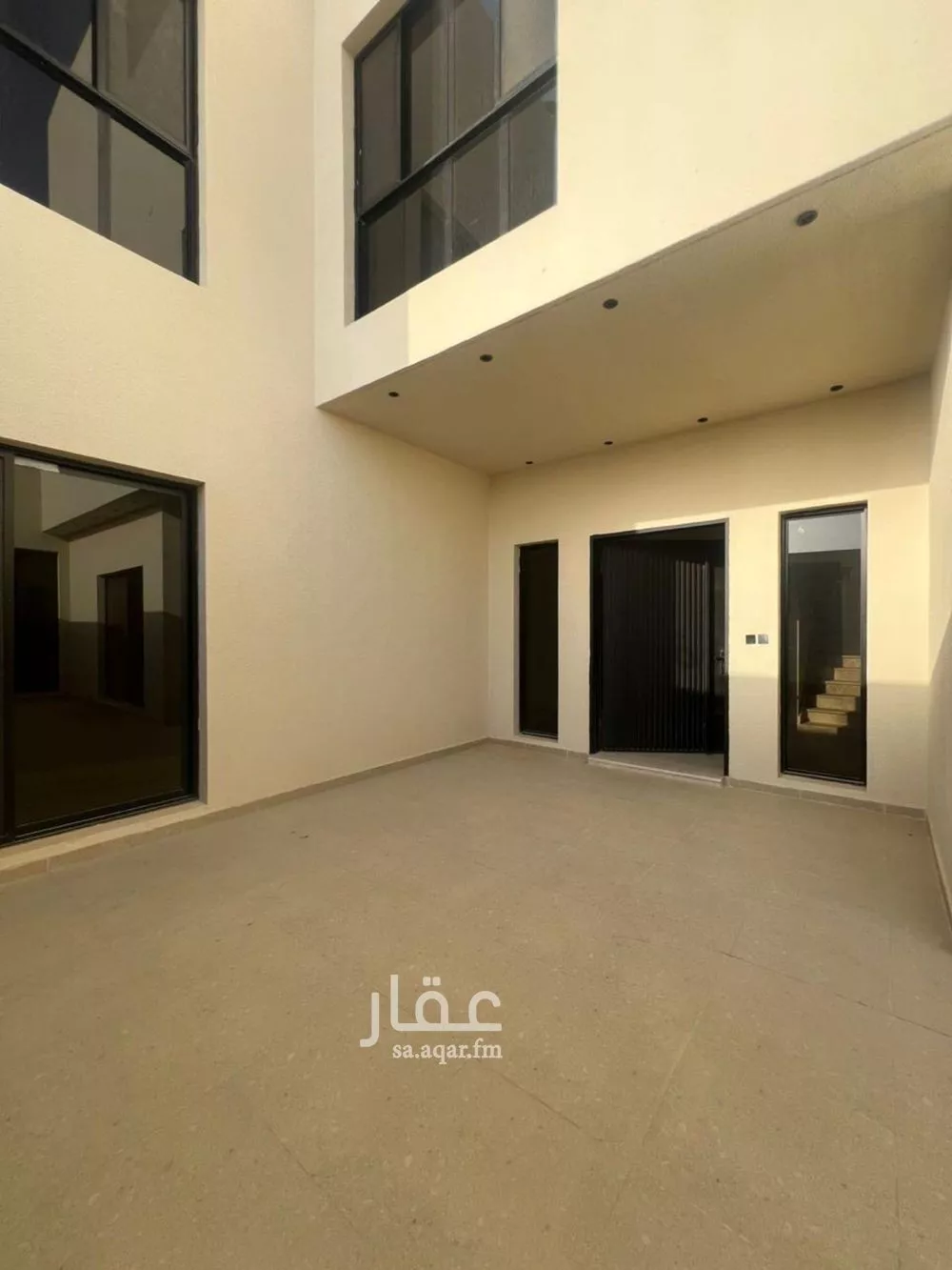 5 bedroom villa in Al Mahdiyyah 2