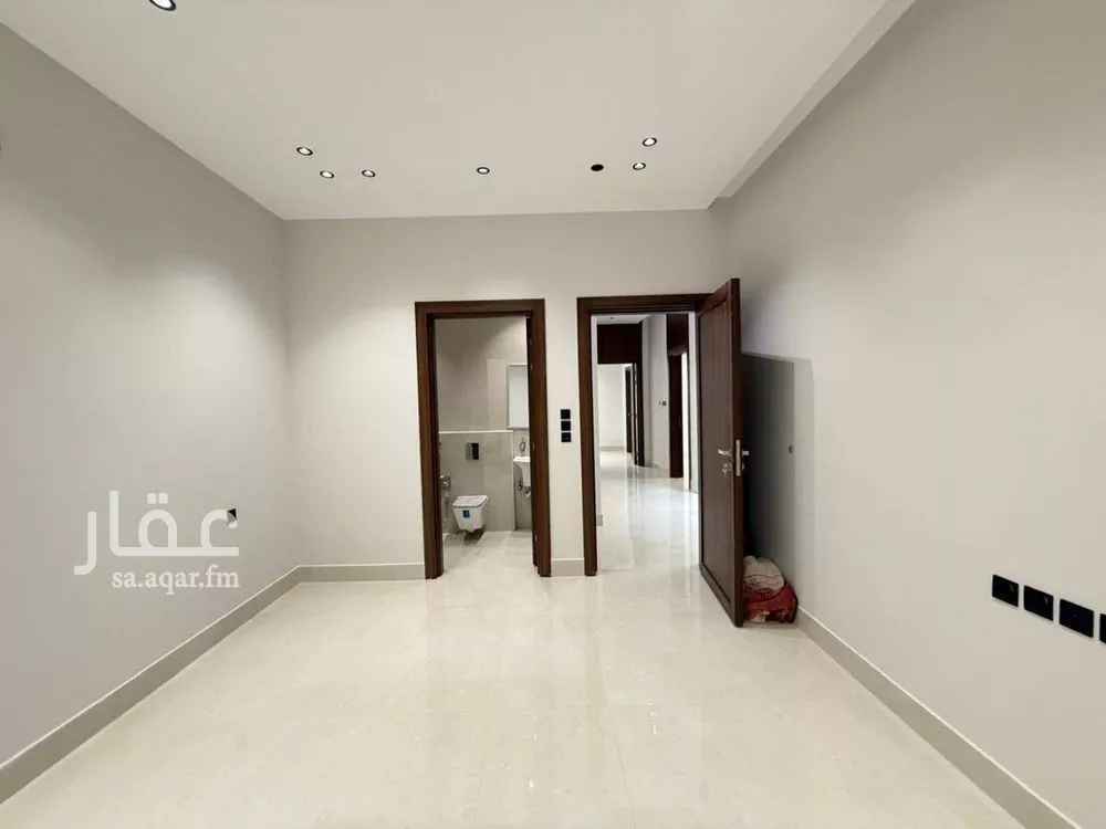 6 bedroom villa in Al Mahdiyyah 25