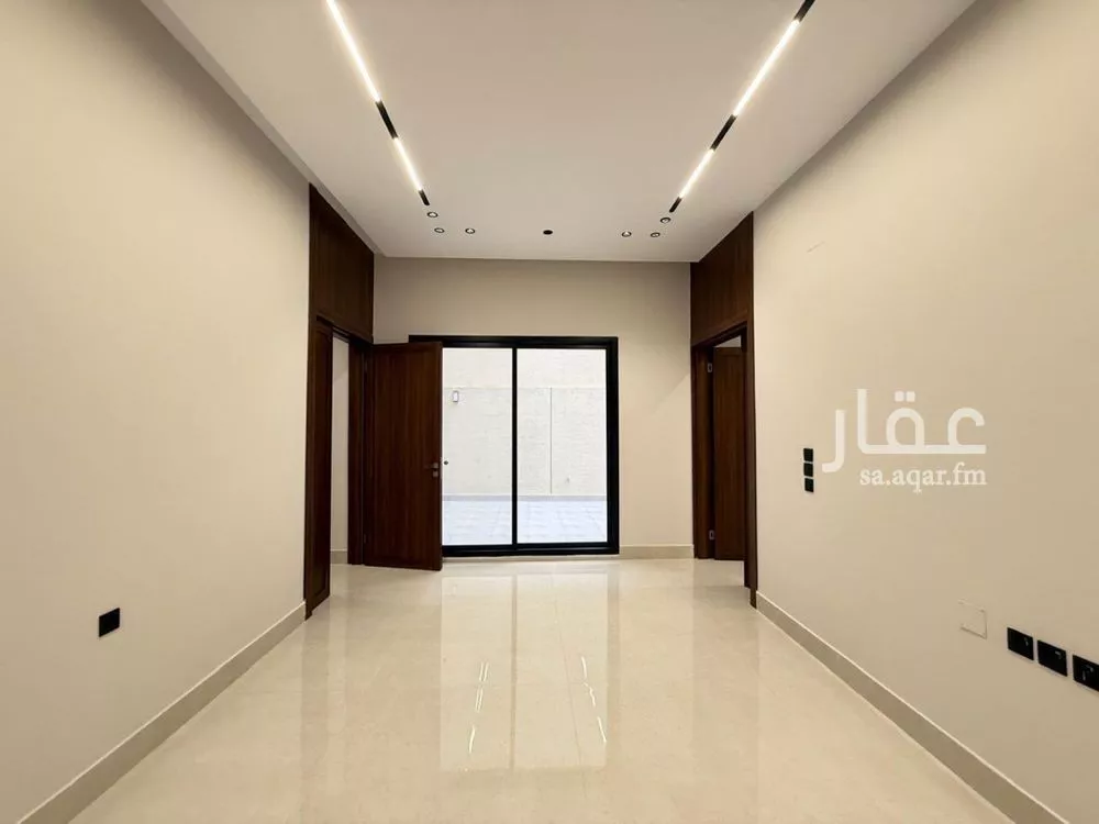 6 bedroom villa in Al Mahdiyyah 8