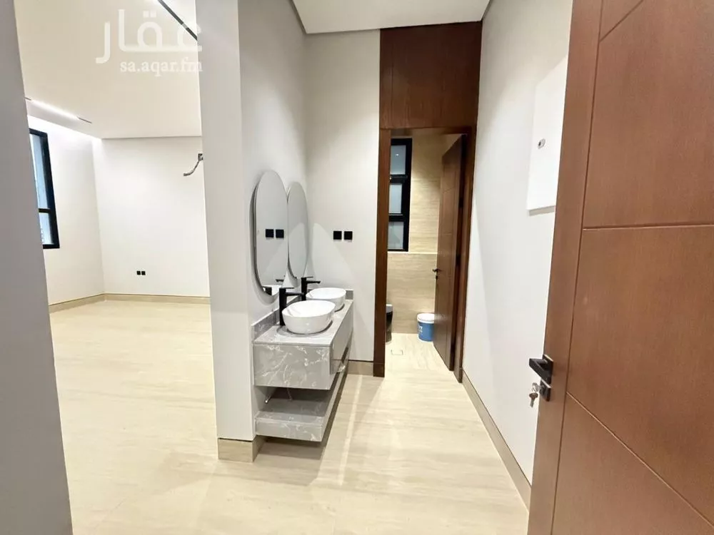 5 bedroom villa in Al Mahdiyyah 9