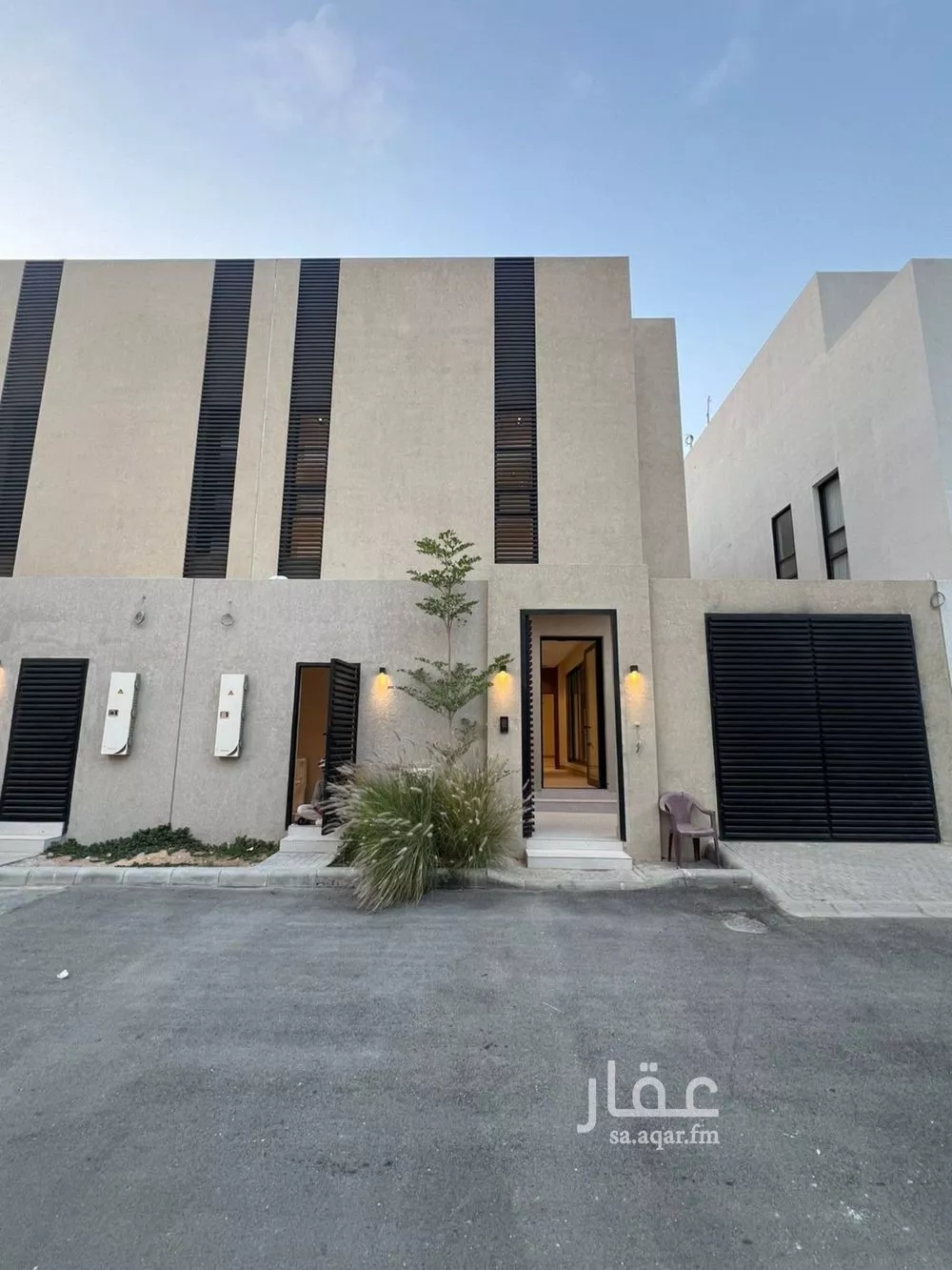 5 bedroom villa in Al Aridh 3