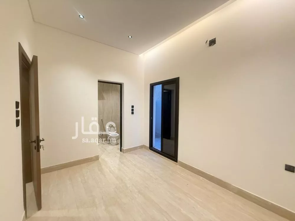 5 bedroom villa in Al Mahdiyyah 2