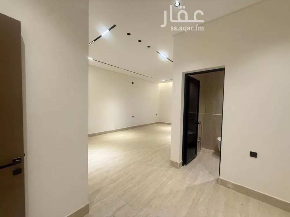 5 bedroom villa in Al Mahdiyyah 12