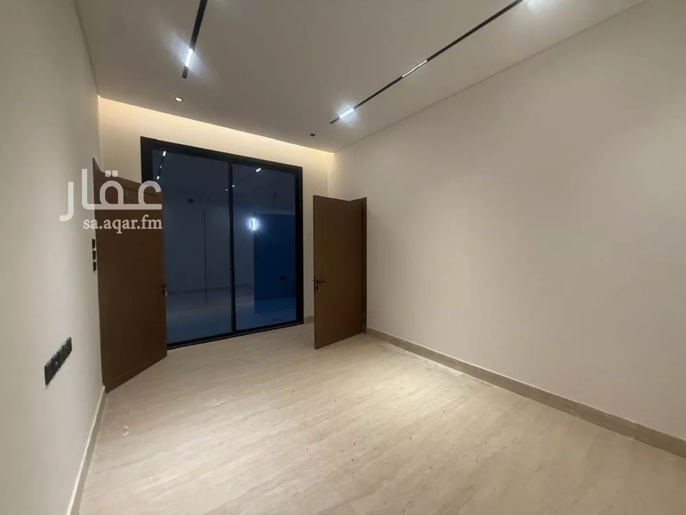 5 bedroom villa in Al Mahdiyyah 3
