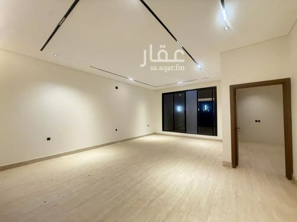 5 bedroom villa in Al Mahdiyyah 4