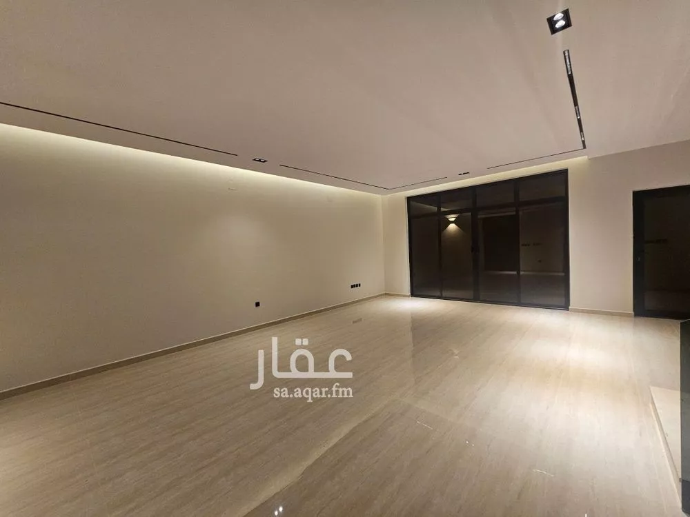 5 bedroom villa in Al Aridh 13