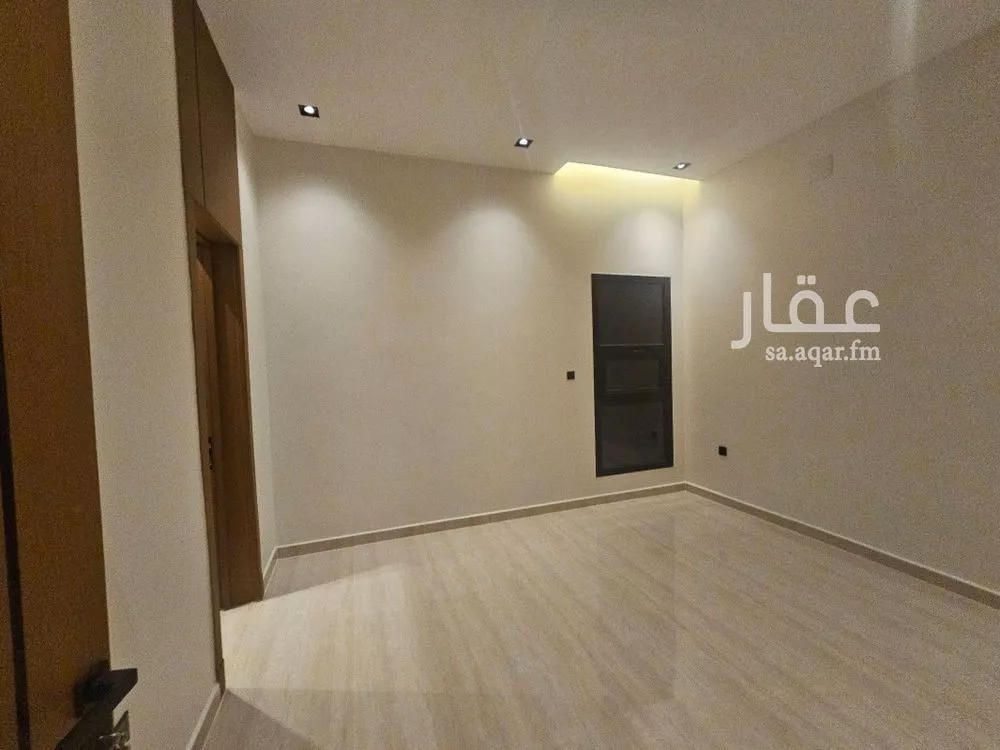 5 bedroom villa in Al Aridh 14