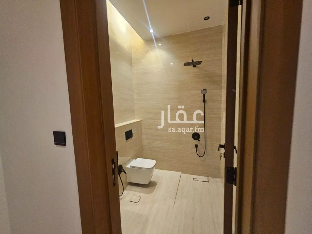 5 bedroom villa in Al Aridh 6