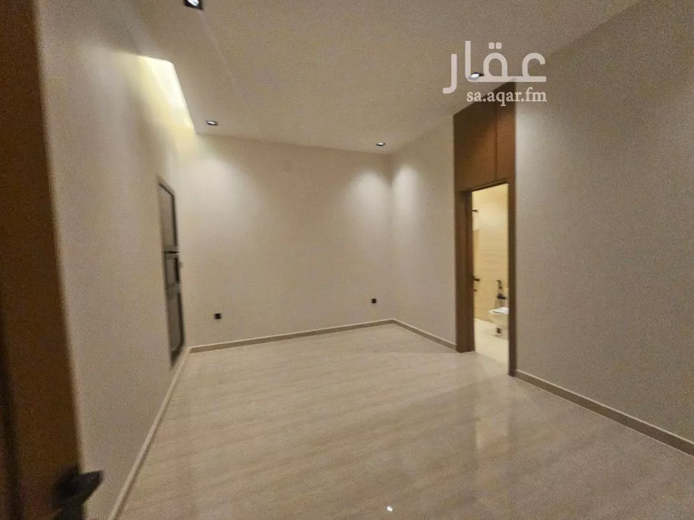 5 bedroom villa in Al Aridh 9