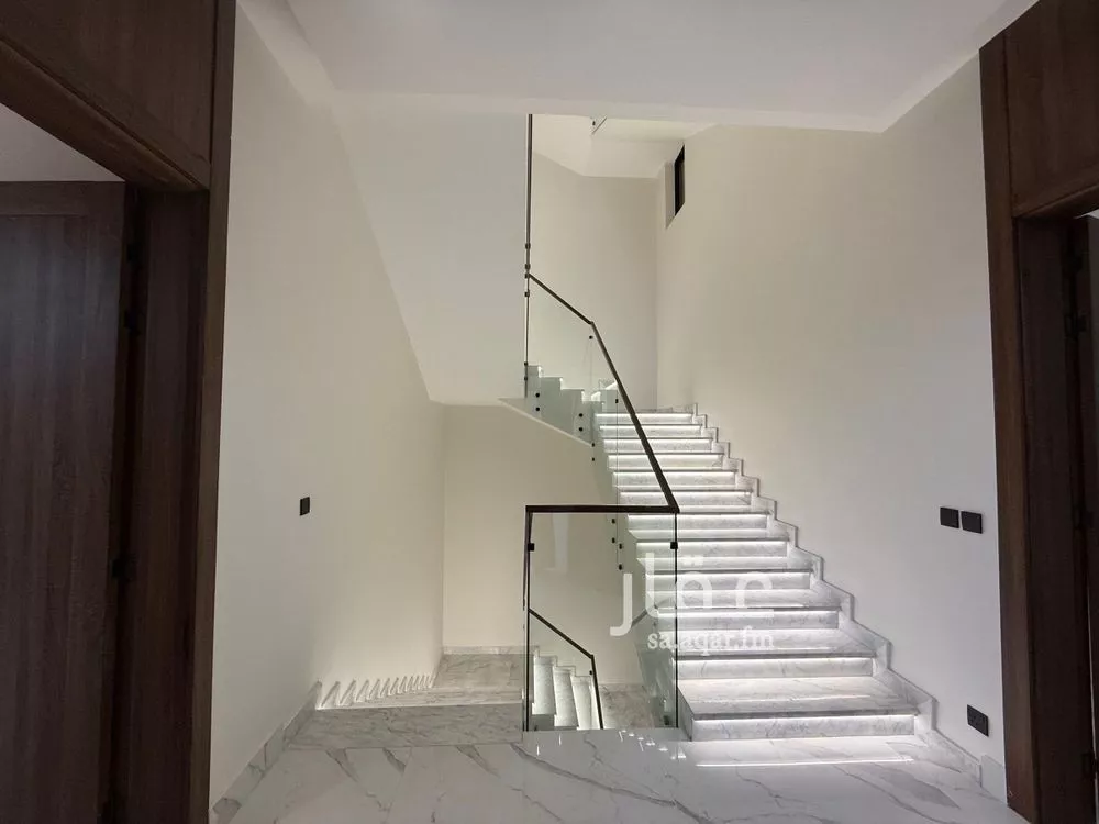 6 bedroom villa in Al Mahdiyyah 9