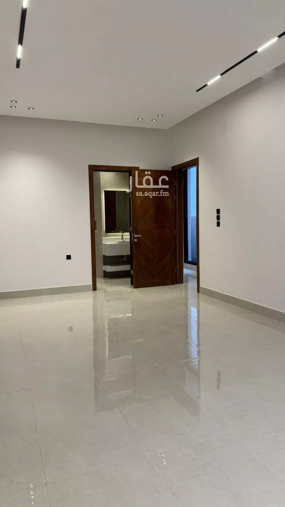 5 bedroom villa in Al Mahdiyyah 3
