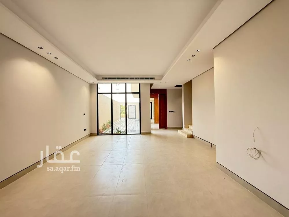 5 bedroom villa in Al Mahdiyyah 11