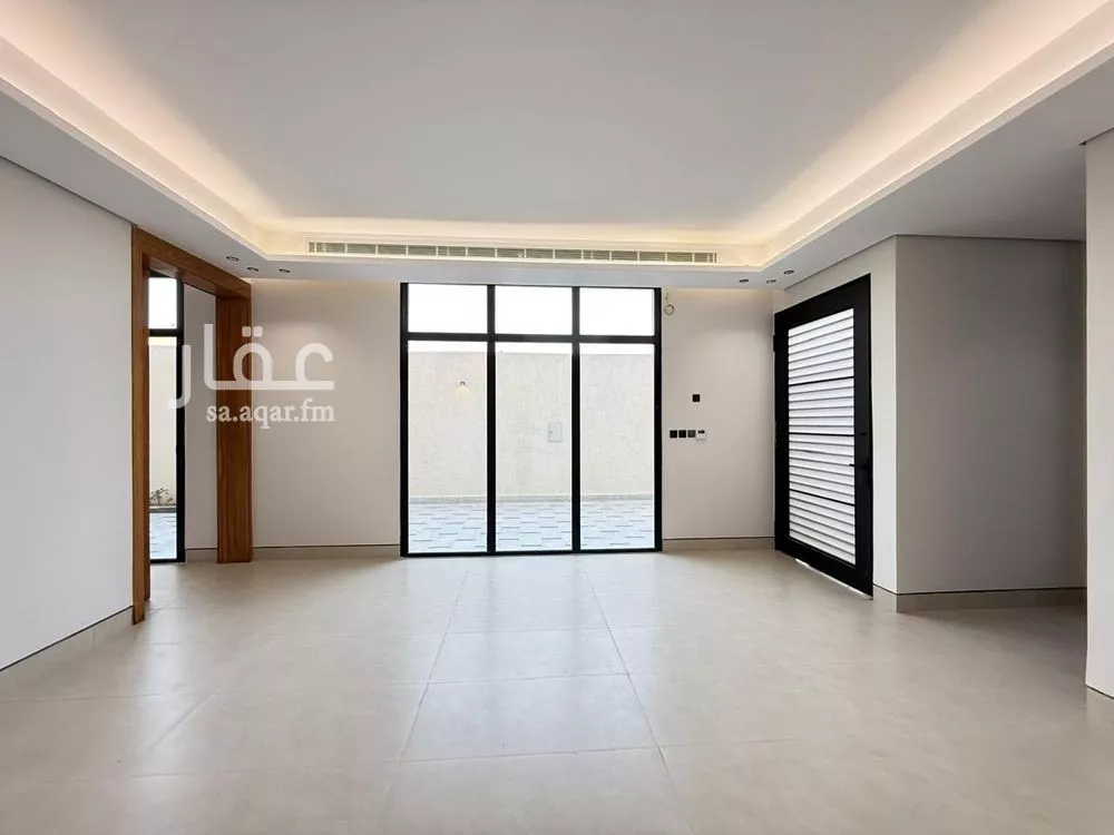 5 bedroom villa in Al Mahdiyyah 17