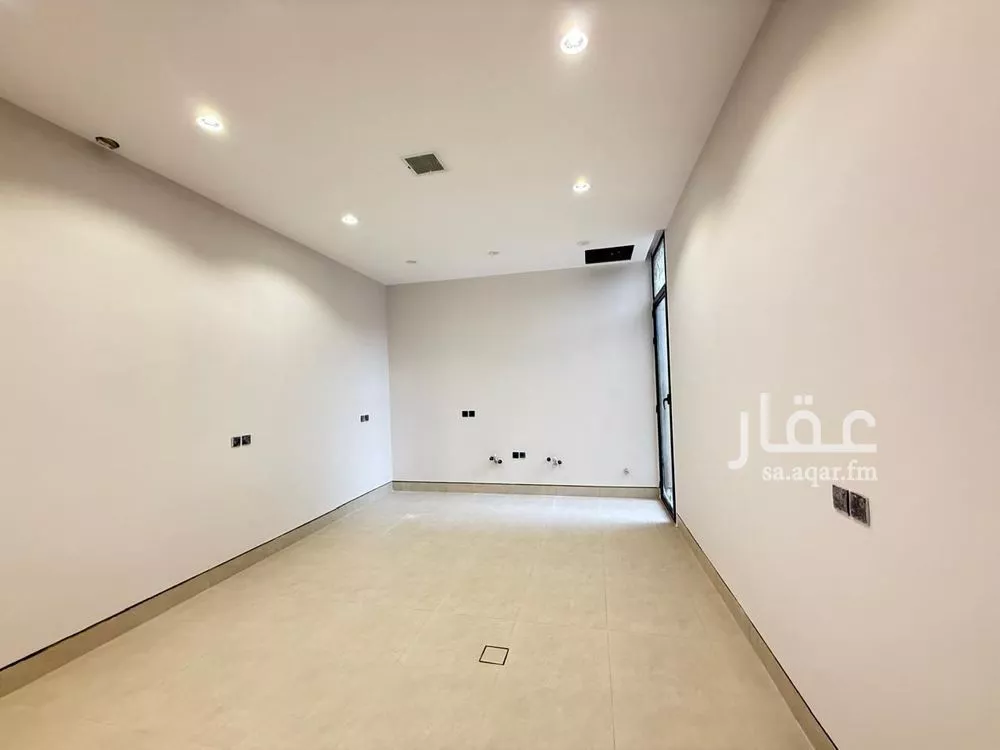 5 bedroom villa in Al Mahdiyyah 23