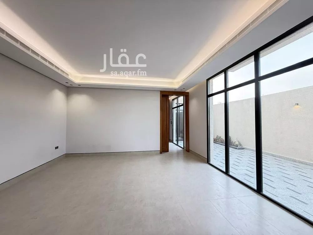 5 bedroom villa in Al Mahdiyyah 5