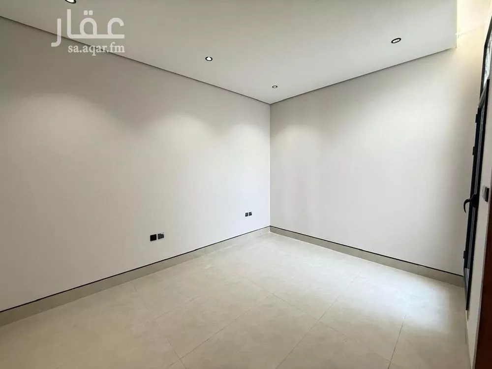 5 bedroom villa in Al Mahdiyyah 9