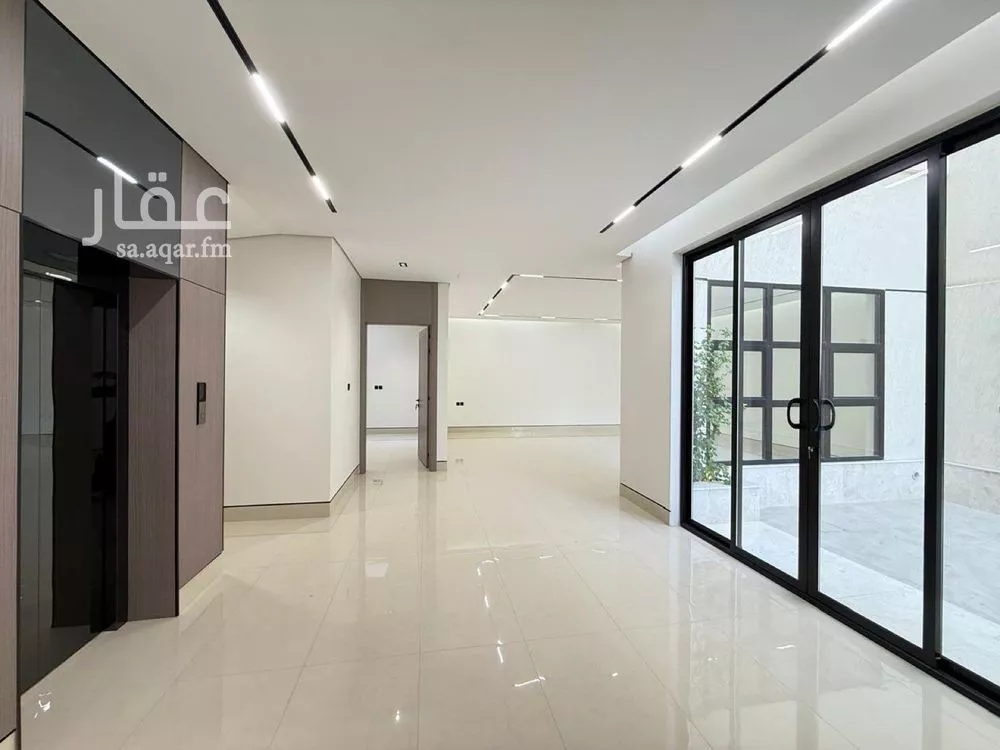 5 bedroom villa in Al Mahdiyyah 14