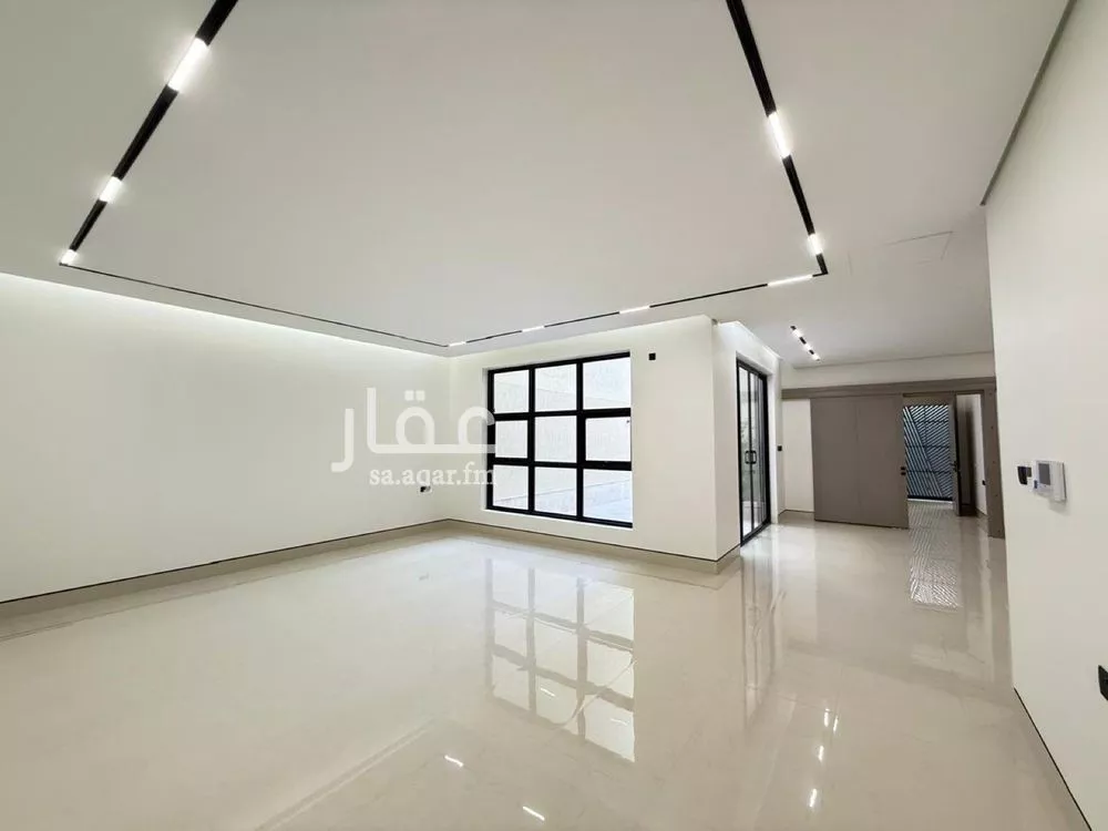 5 bedroom villa in Al Mahdiyyah 17
