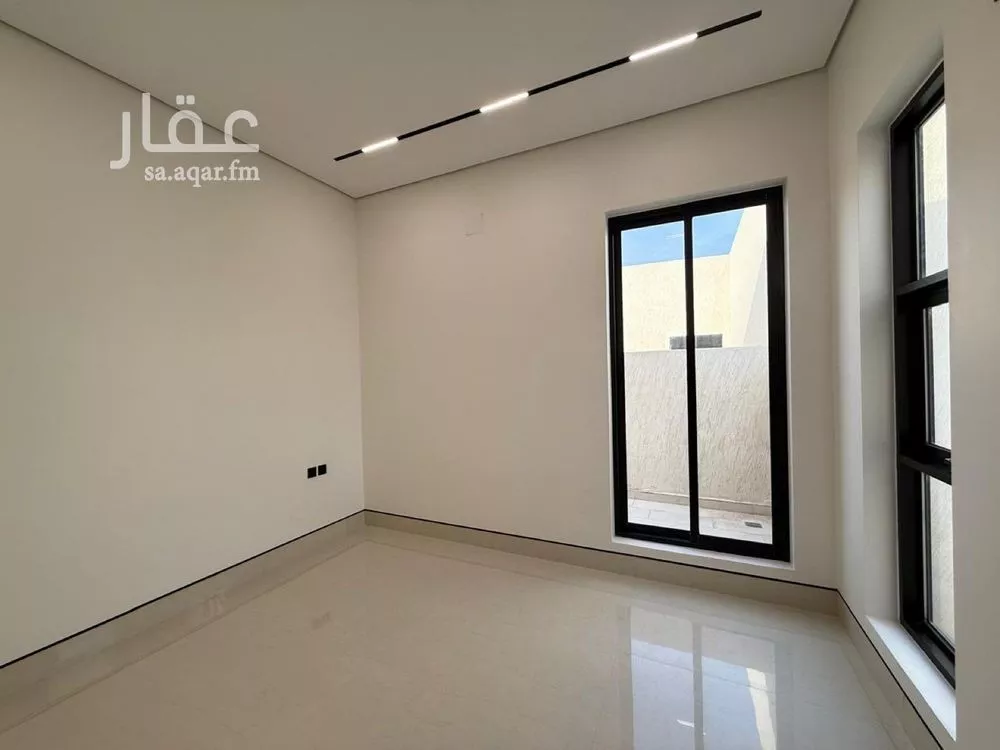 5 bedroom villa in Al Mahdiyyah 3