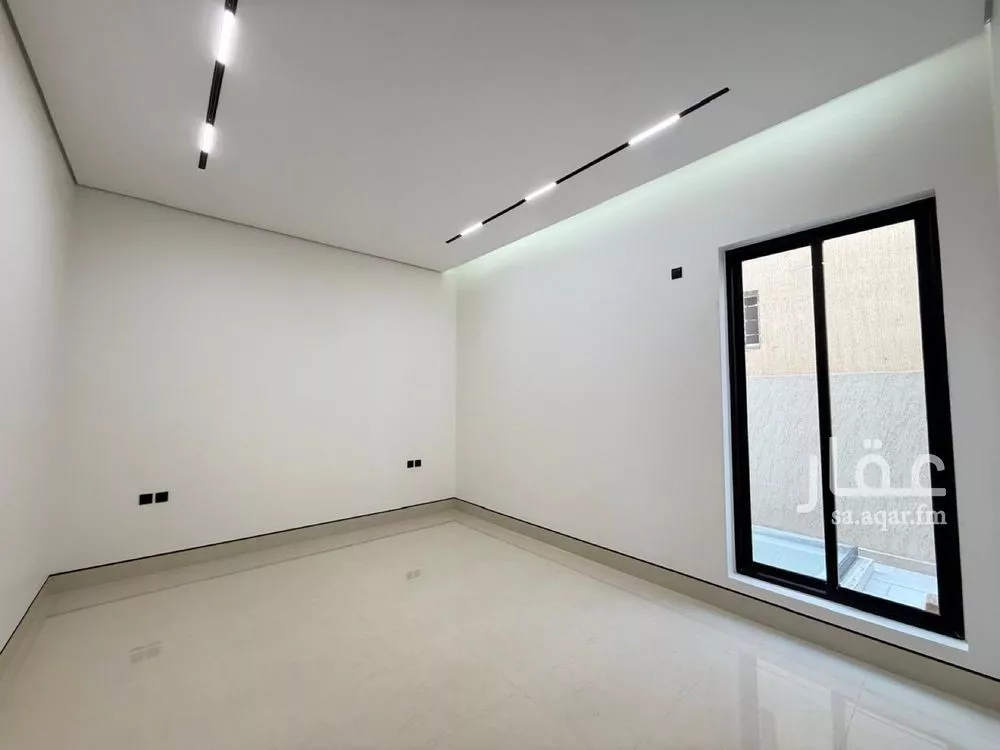 5 bedroom villa in Al Mahdiyyah 4