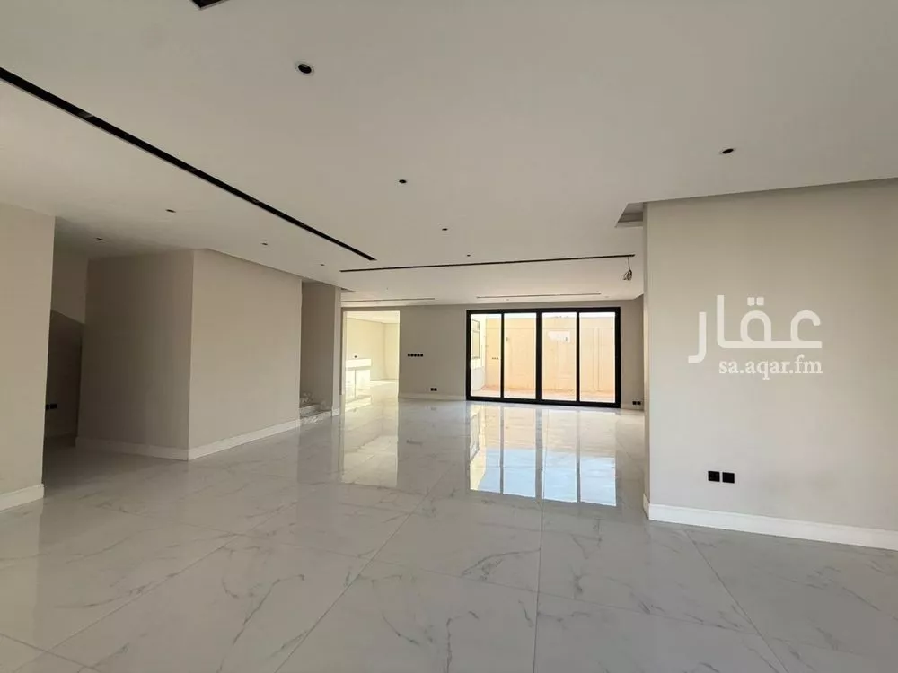 5 bedroom villa in Al Mahdiyyah 16