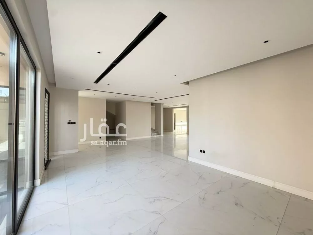 5 bedroom villa in Al Mahdiyyah 3
