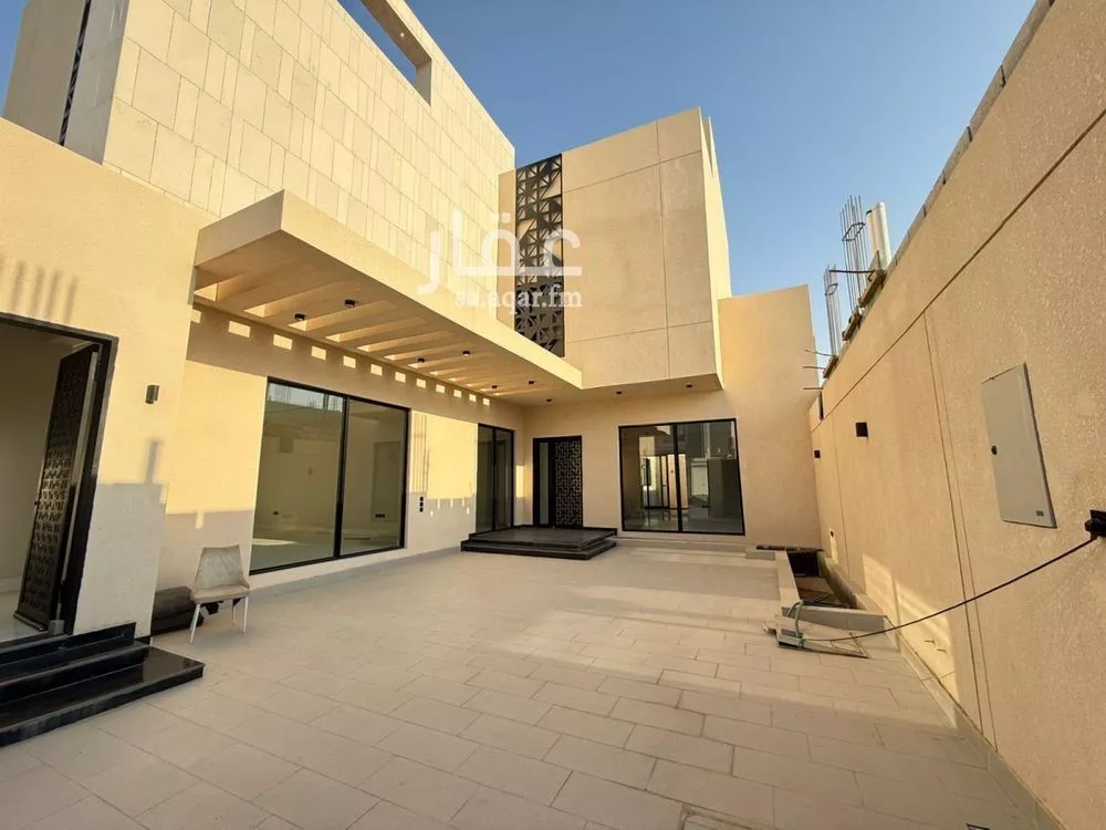 5 bedroom villa in Al Mahdiyyah 8