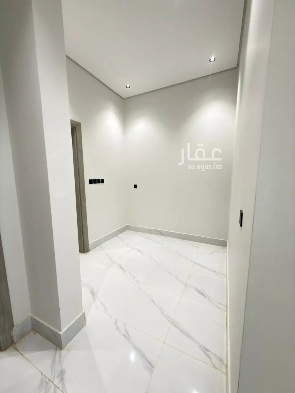 5 bedroom villa in Dhahrat Namar 18