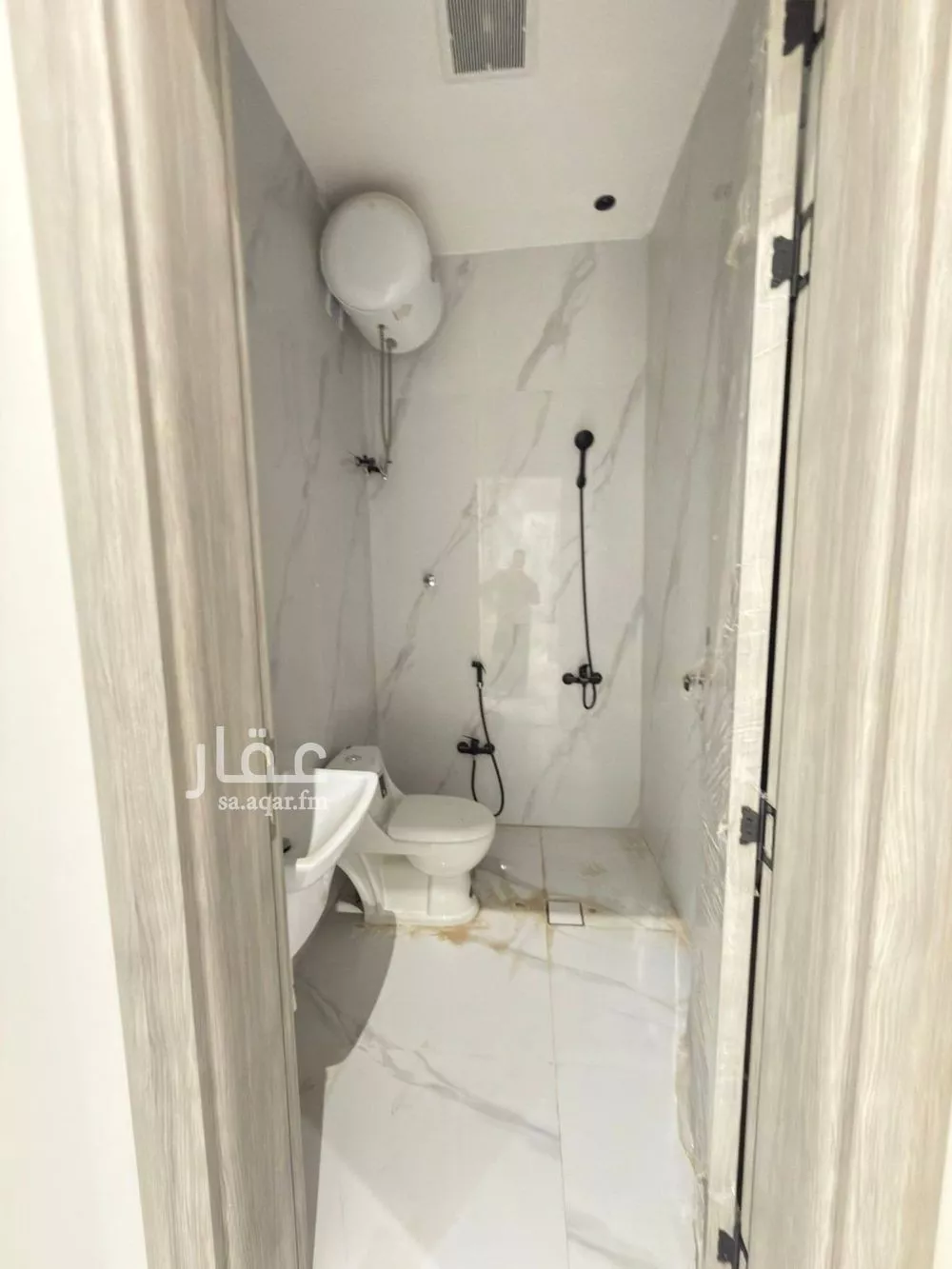 5 bedroom villa in Dhahrat Namar 24