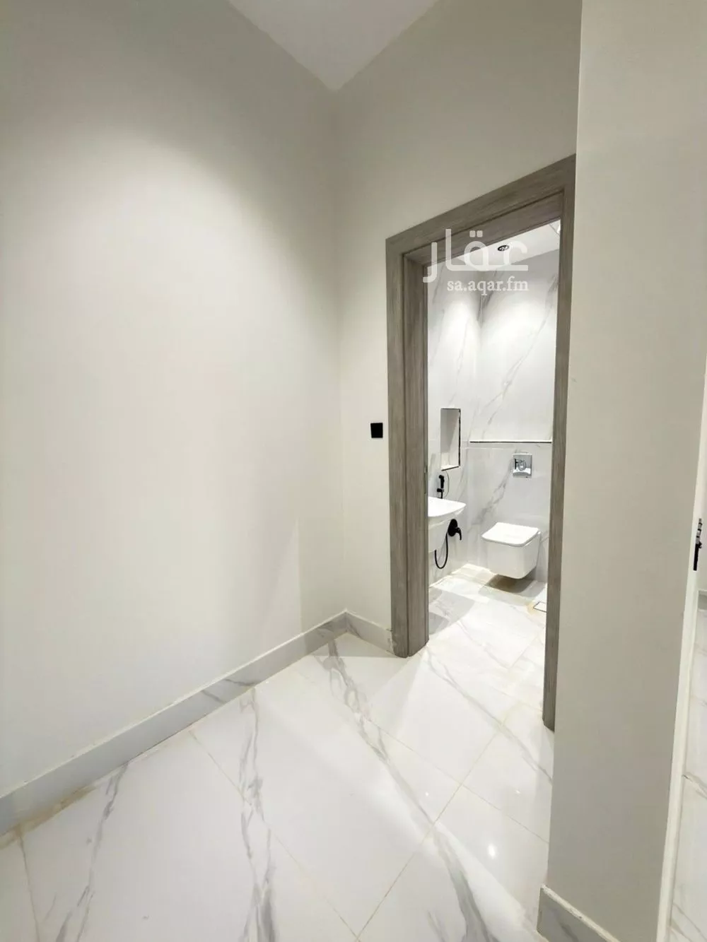 5 bedroom villa in Dhahrat Namar 7