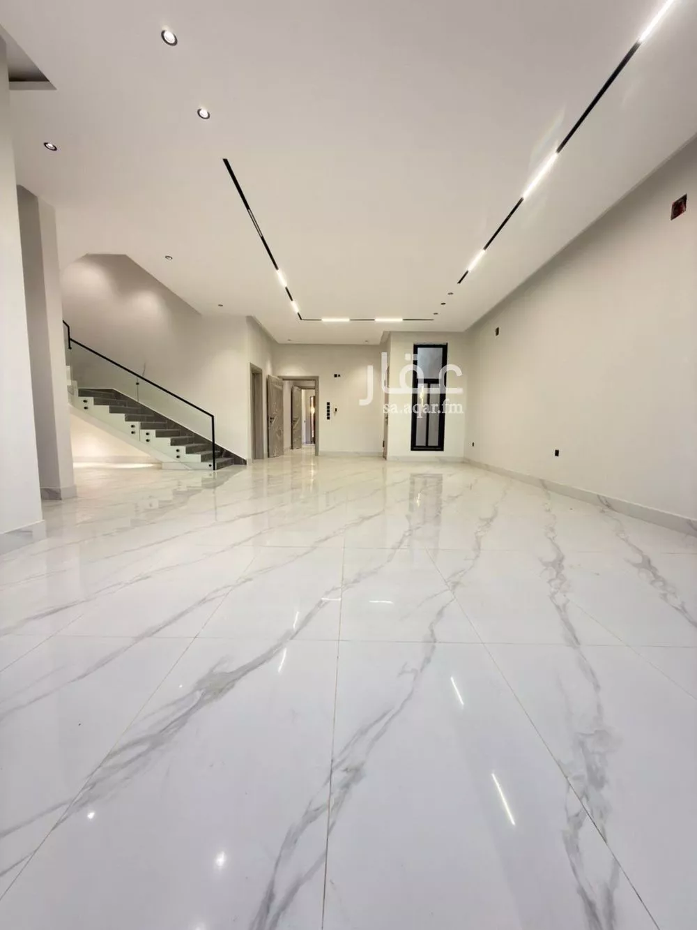 5 bedroom villa in Dhahrat Namar 8