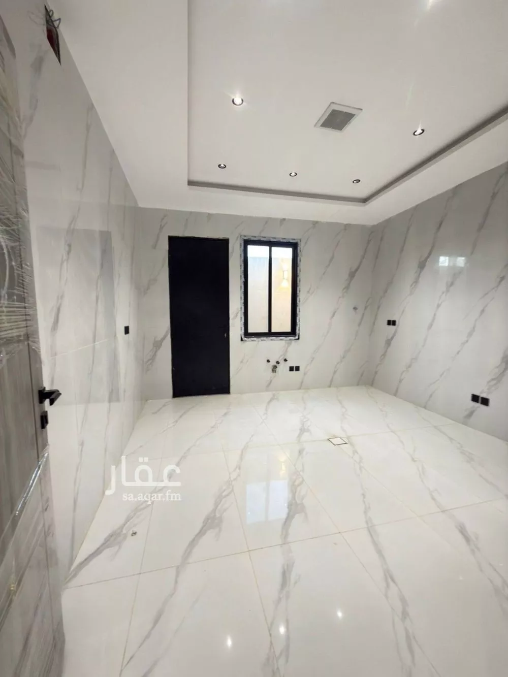 5 bedroom villa in Dhahrat Namar 10
