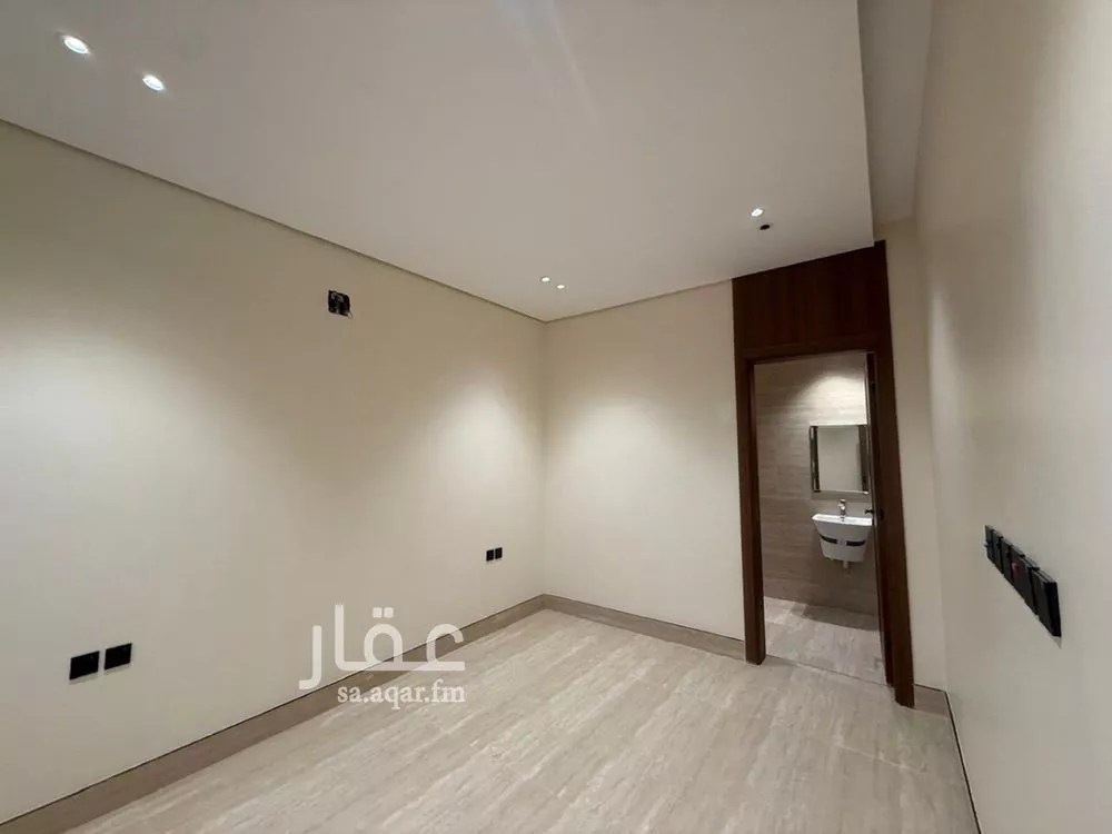 5 bedroom villa in Al Mahdiyyah 11