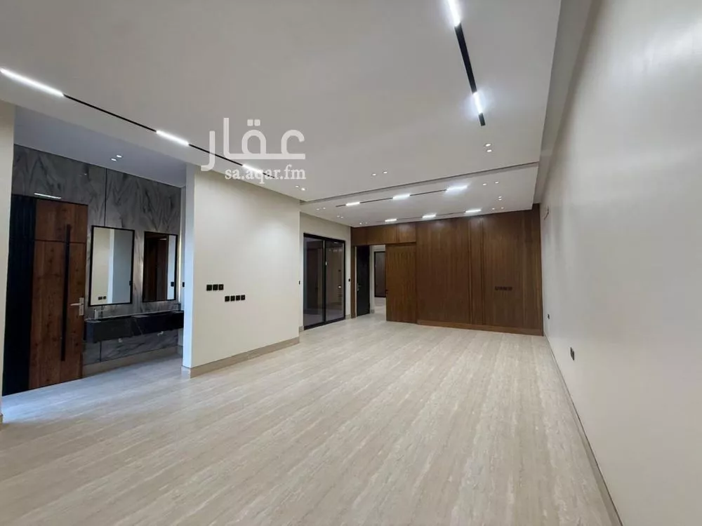5 bedroom villa in Al Mahdiyyah 3