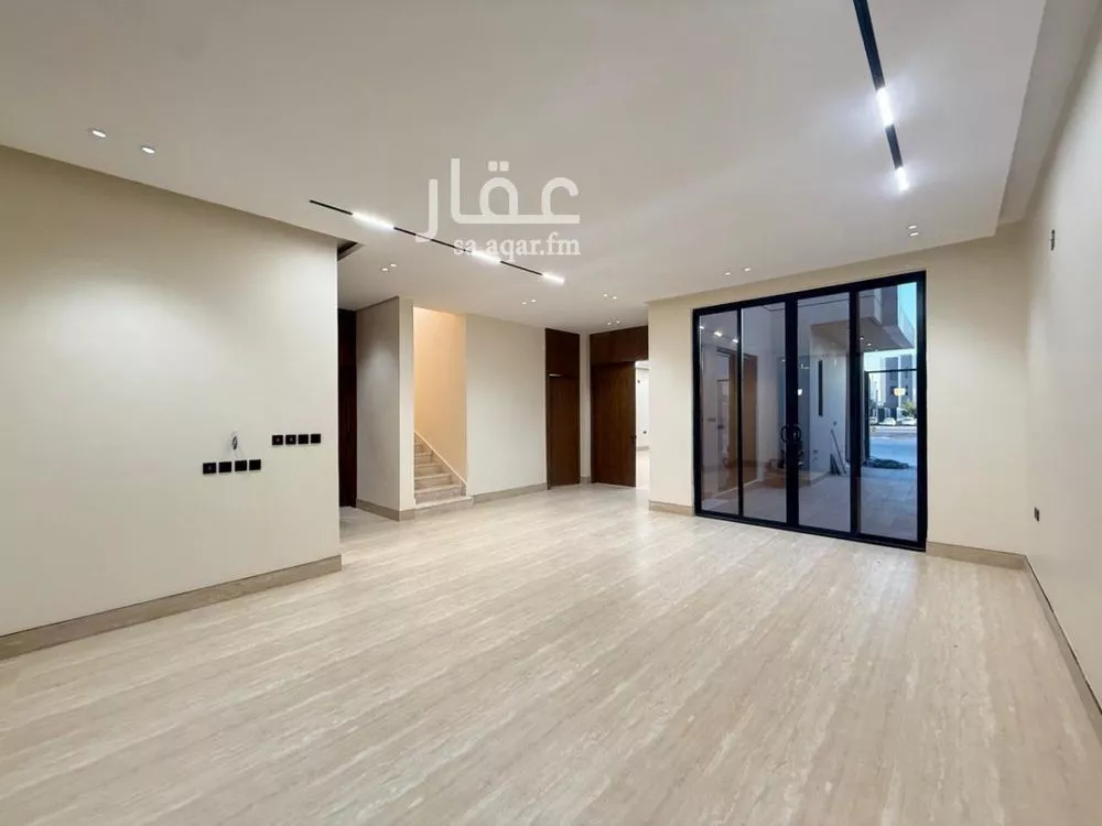 5 bedroom villa in Al Mahdiyyah 4
