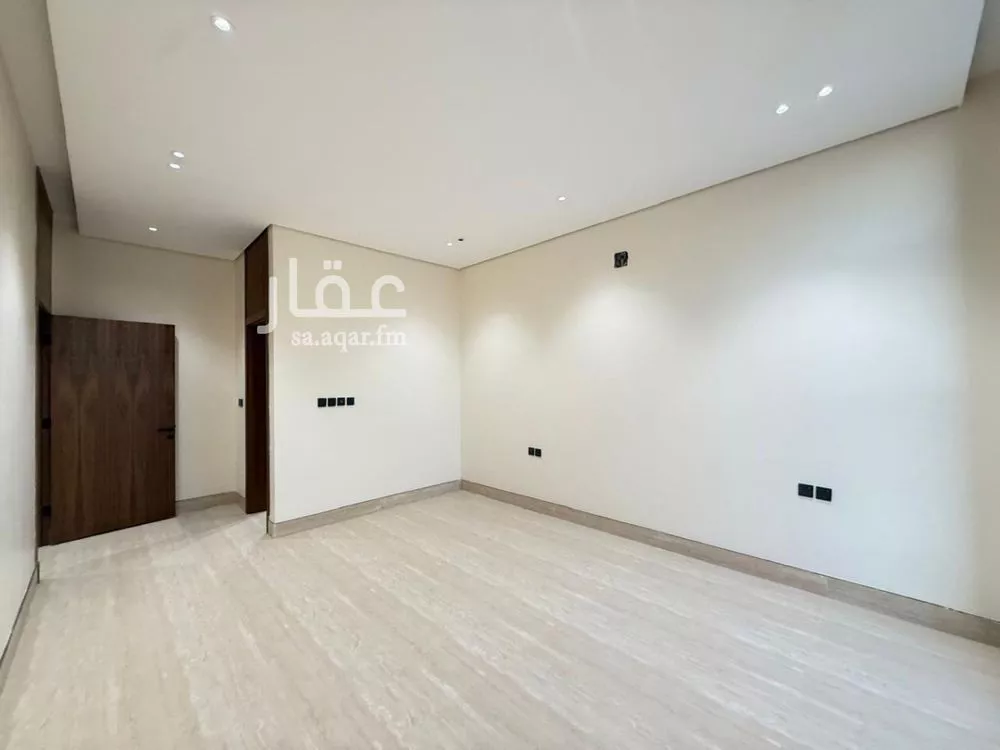 5 bedroom villa in Al Mahdiyyah 9