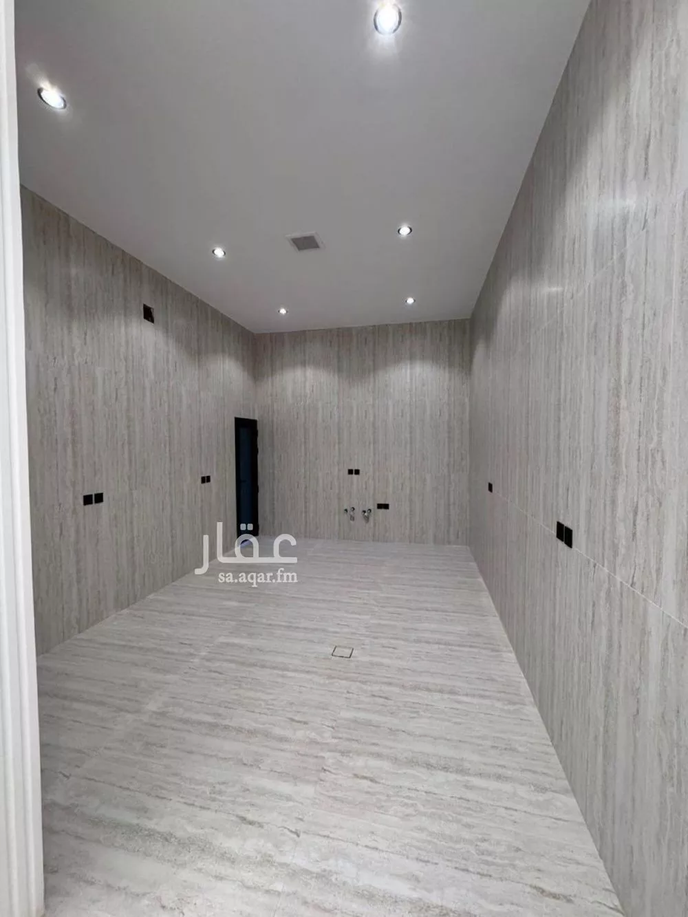 5 bedroom villa in Al Mahdiyyah 4