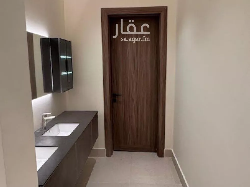 فيلا 5 غرف في المهدية 10