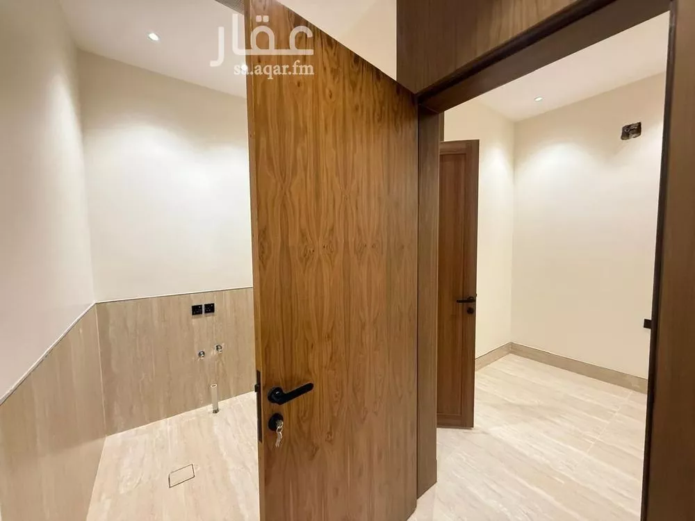 5 bedroom villa in Al Mahdiyyah 16