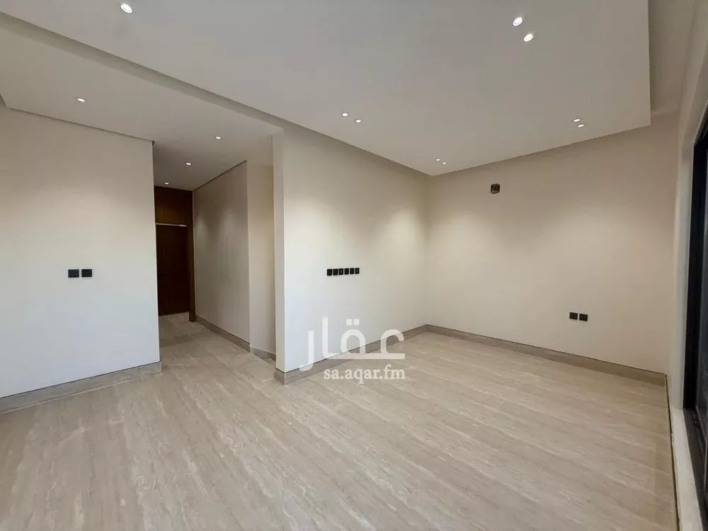 5 bedroom villa in Al Mahdiyyah 17