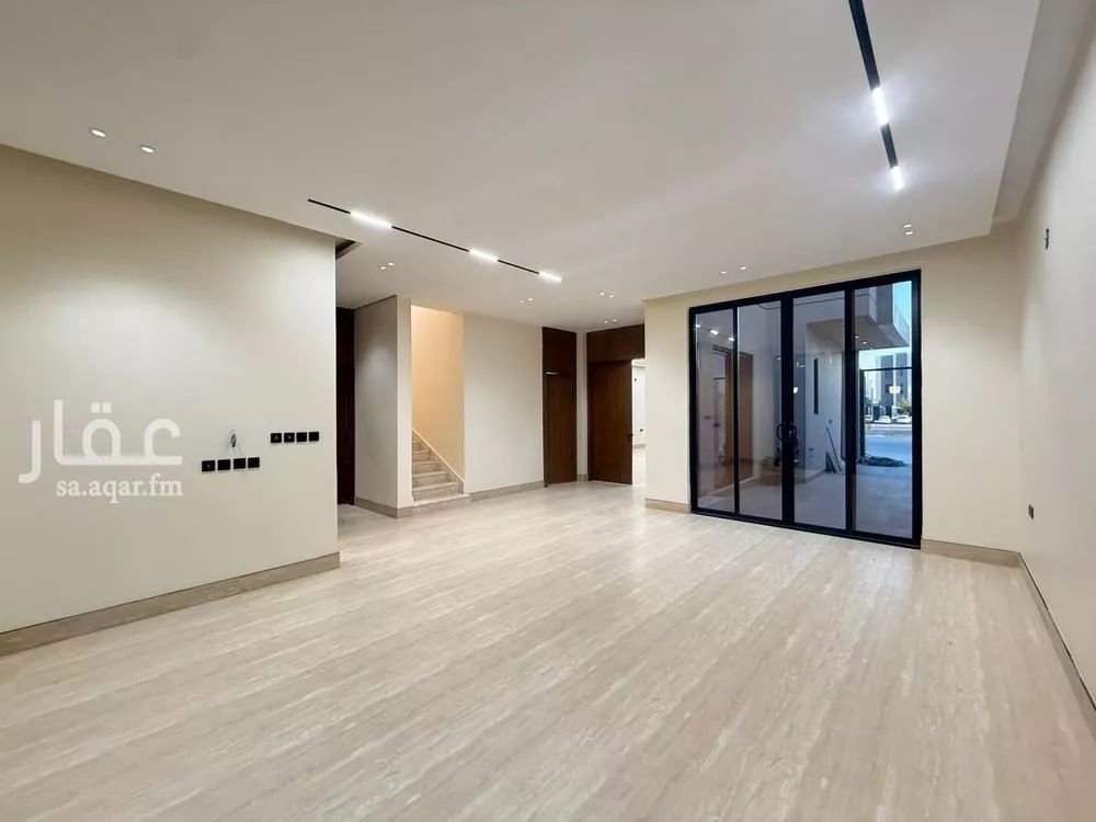 5 bedroom villa in Al Mahdiyyah 23