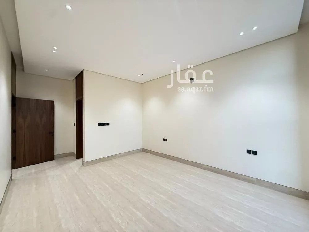 5 bedroom villa in Al Mahdiyyah 7