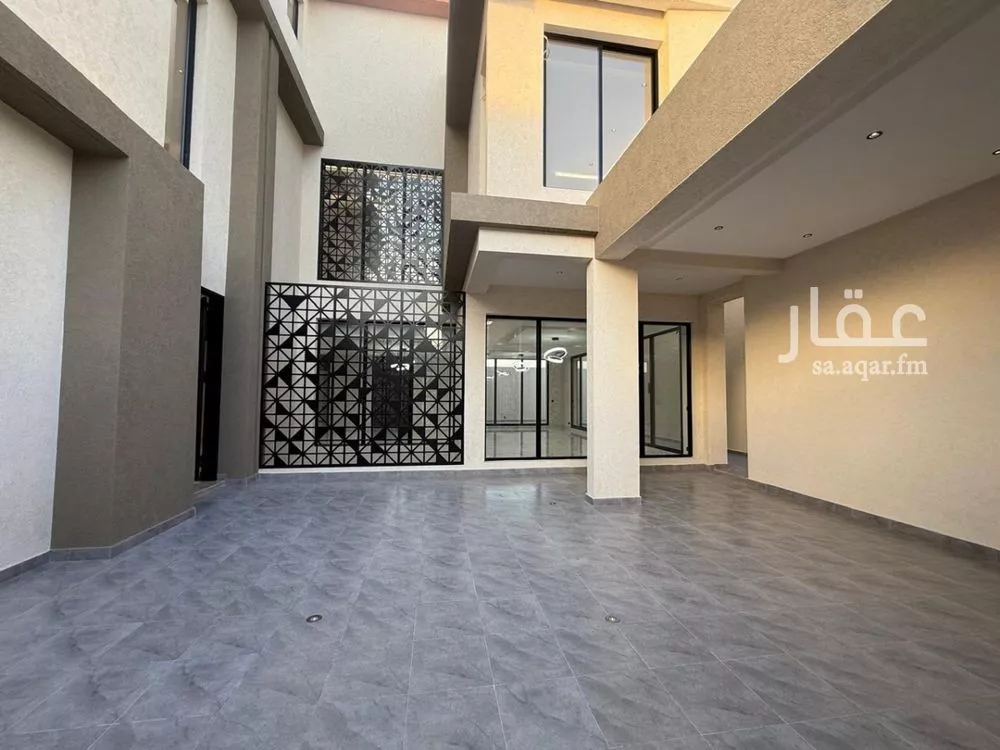 6 bedroom villa in Al Mahdiyyah 3