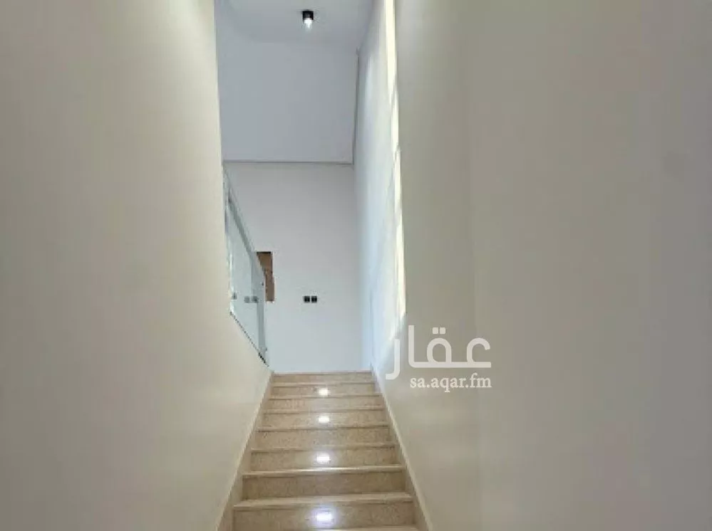 فيلا 6 غرف في المهدية 9