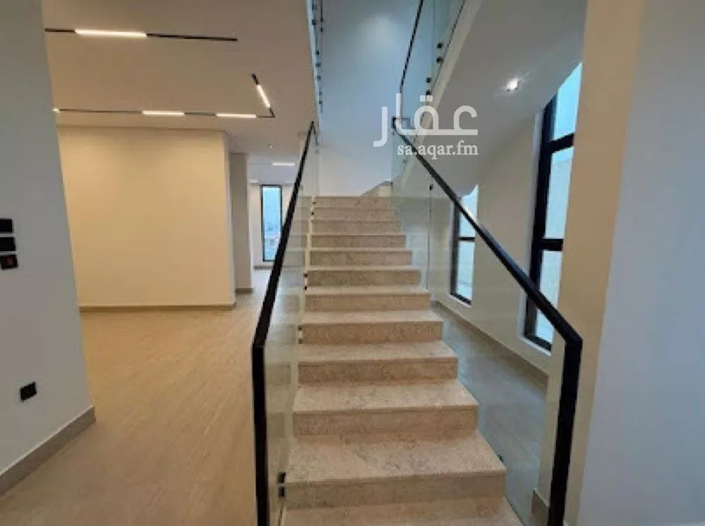 5 bedroom villa in Al Mahdiyyah 4