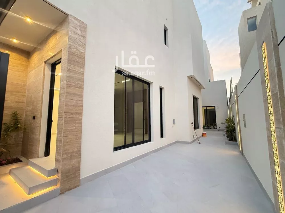 5 bedroom villa in Al Mahdiyyah 6