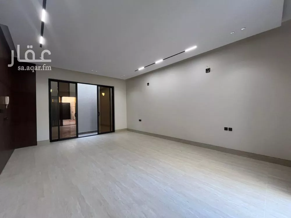 6 bedroom villa in Al Mahdiyyah 17